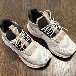 On Running Womens White sand Sneakers